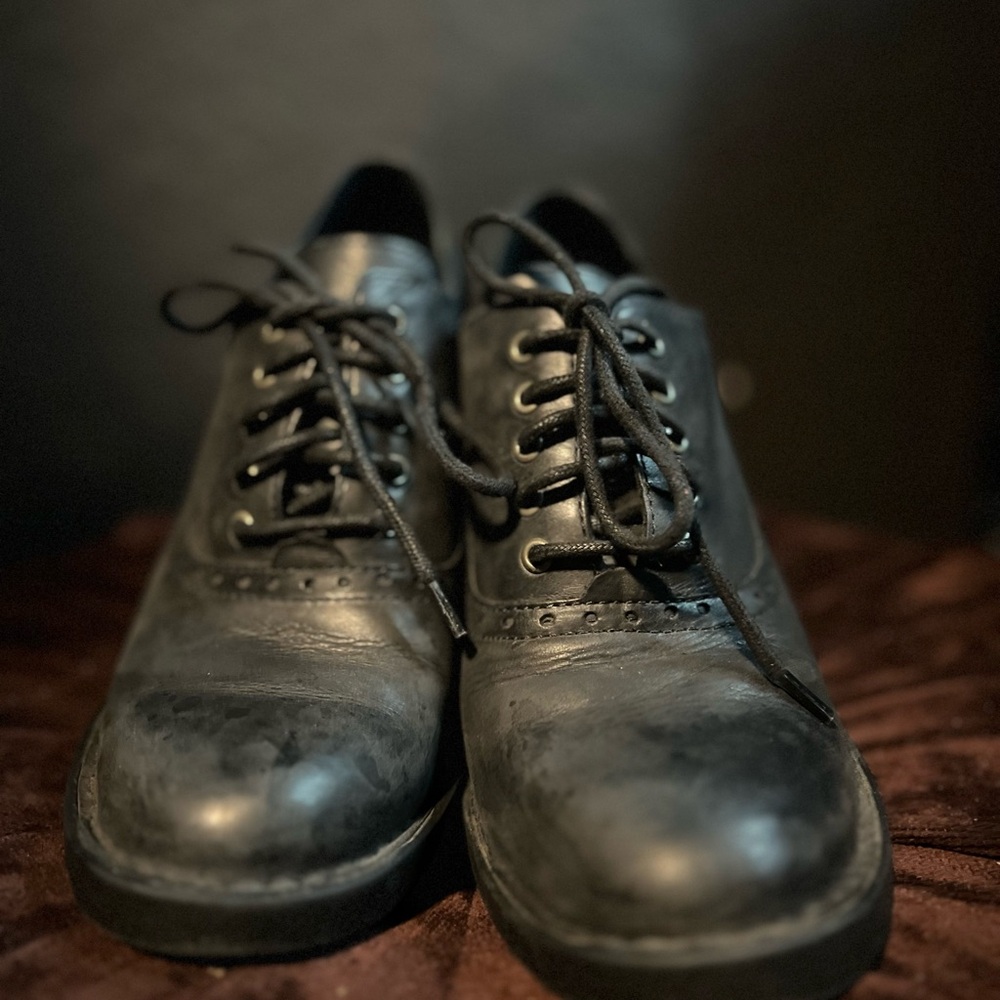 Black Leather Heeled Oxford Shoes - Picture 2 of 7